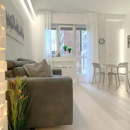 Apartment Cardano - 5 Min From Station