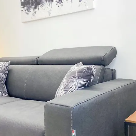 Cardano - 5 Min From Station Apartment *