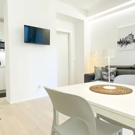 Cardano - 5 Min From Station *