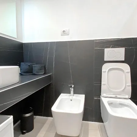 Cardano - 5 Min From Station Apartment
