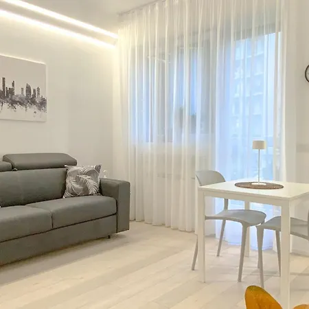 Cardano - 5 Min From Station *