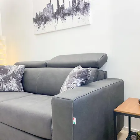 Cardano - 5 Min From Station Appartement *