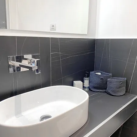 Cardano - 5 Min From Station